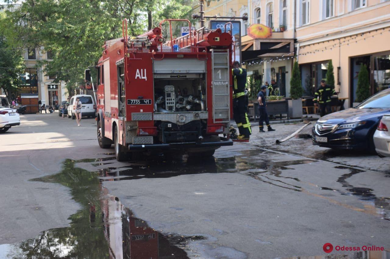 На Гаванной тушили пожар в ресторане «Slow Piggy» (фото, обновлено)