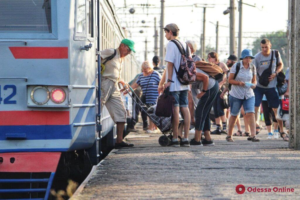Колорит городских окраин – железнодорожная станция Одесса-Восточная (фоторепортаж)