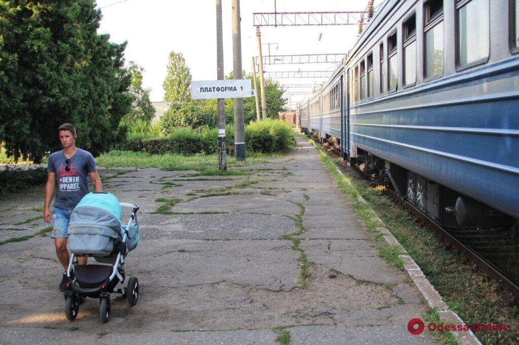 Колорит городских окраин – железнодорожная станция Одесса-Восточная (фоторепортаж)