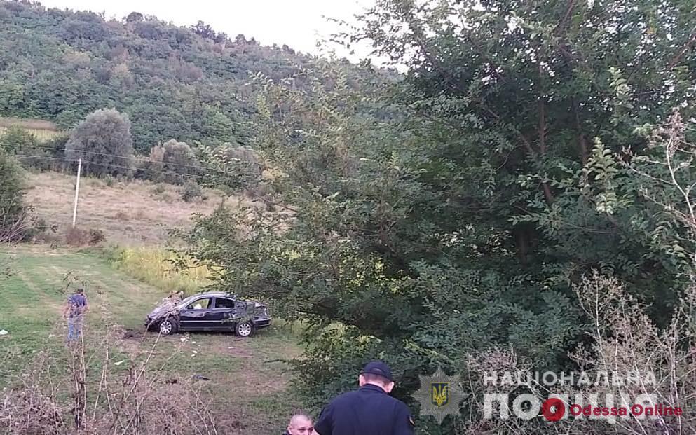 ДТП возле Балты: в поле нашли разбитый автомобиль с людьми без сознания