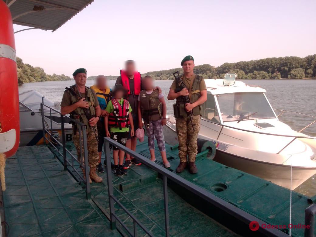 Пограничники задержали на Дунае заблудившихся румынских рыбаков