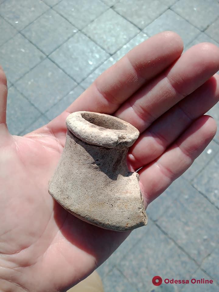 Сезон раскопок на Приморском бульваре завершен: археологи нашли более тысячи артефактов (фото)