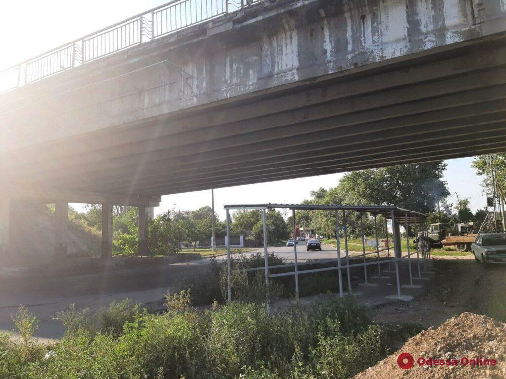 На Ивановском мосту установили ограничитель проезда для фур