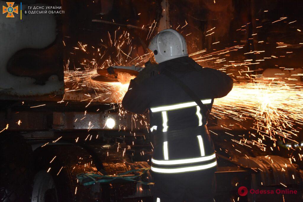 В Одессе на территории завода «Продмаш» горел «Камаз»