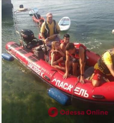 Унесло в море на пять километров: у берегов Одессы спасли трех человек на SUP-бордах