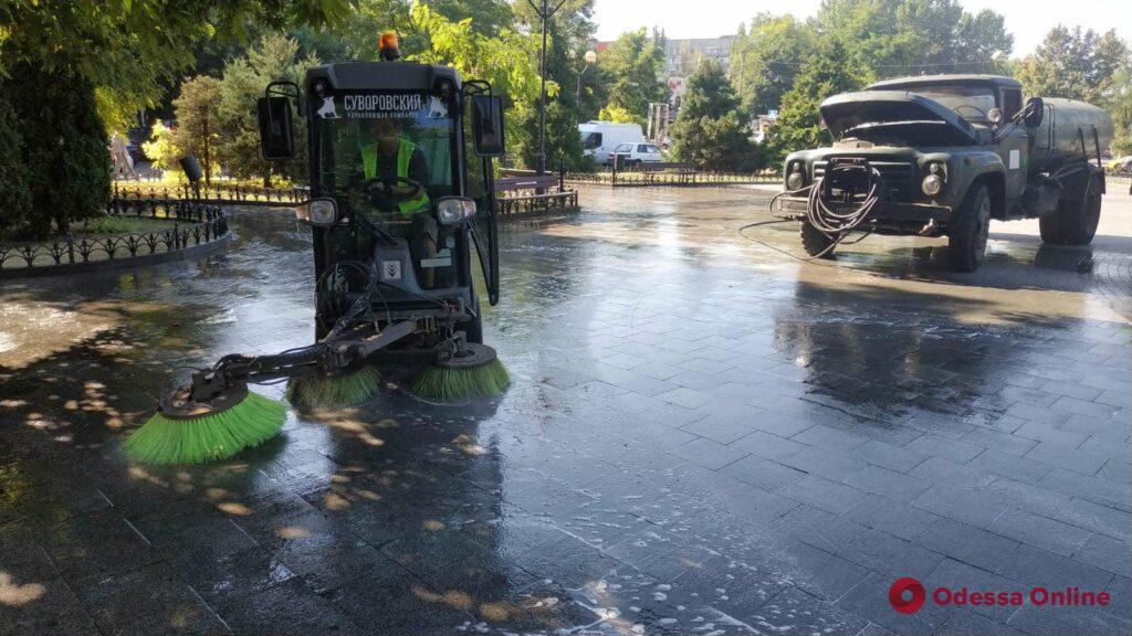 Одесским улицам сегодня снова устроили «банный день» – мыли не только центр (фото)