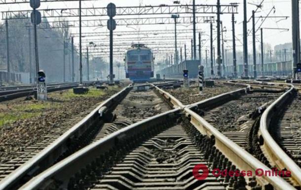Из-за аварии грузового состава пассажирский поезд Мариуполь – Одесса задержится на два часа