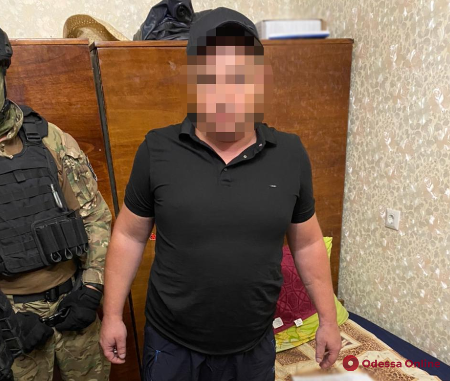 «Ваш родственник в беде»: в Одессе полиция задержала мошенника, который выманивал деньги у пожилых женщин