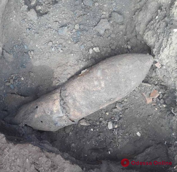 Во время раскопок на 6-м километре Овидиопольской дороги нашли авиабомбу