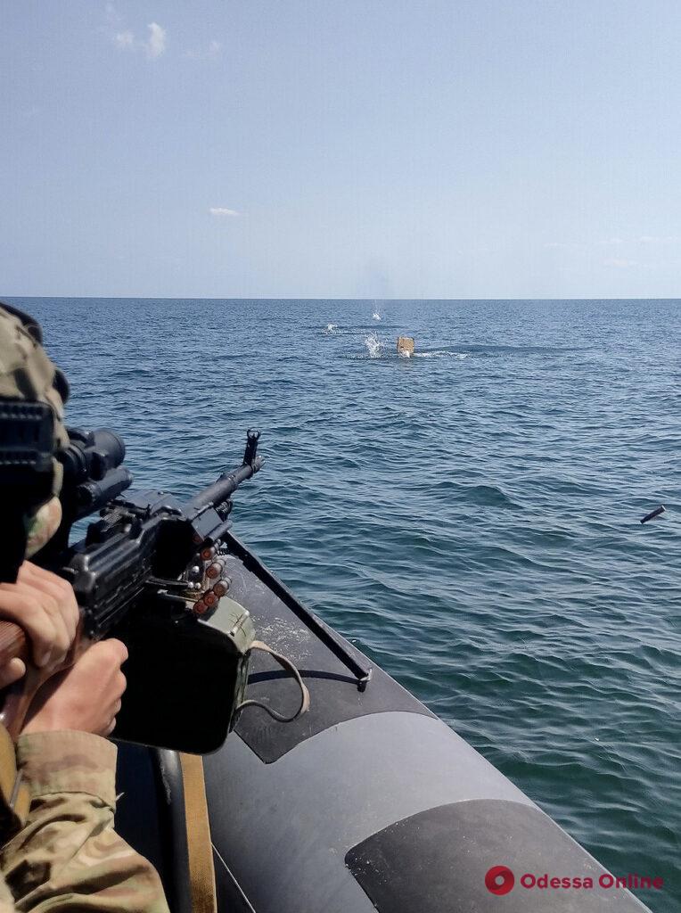 Под водой и в воздухе: украинские спецназовцы тренировались в экстремальных условиях (фото)