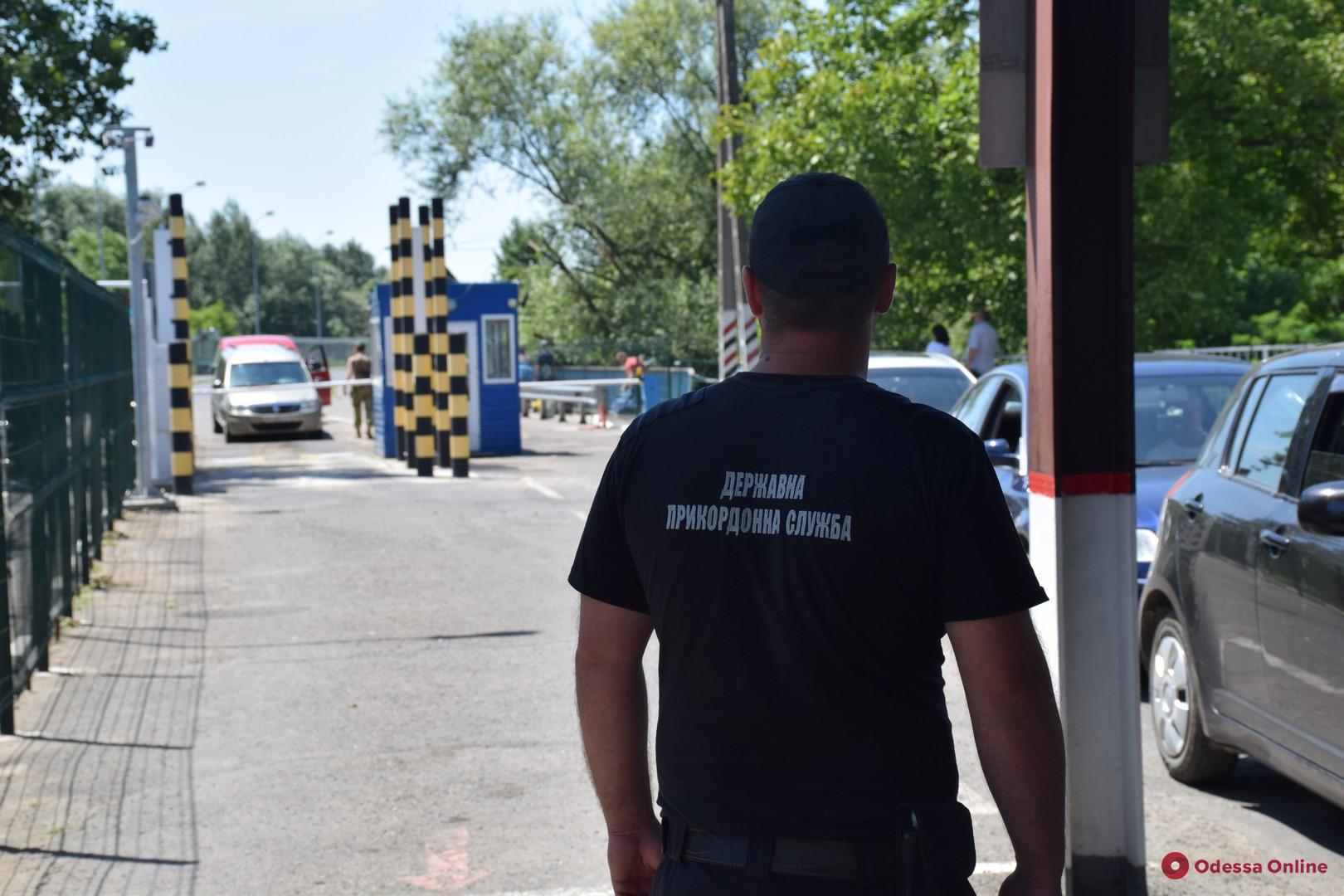 Украина запретила въезд автомобилей с приднестровскими номерами