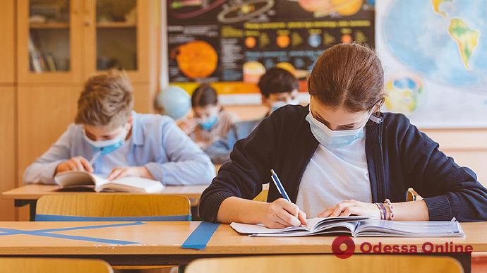 ВОЗ требует не закрывать школы, так как пандемия вызвала самый катастрофический образовательный сбой в истории