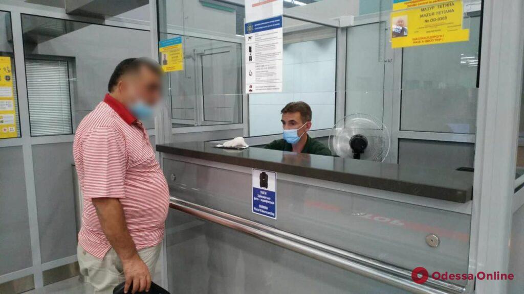 Купили документы: в Одессе и области пограничники задержали двух иностранцев с фальшивыми паспортами