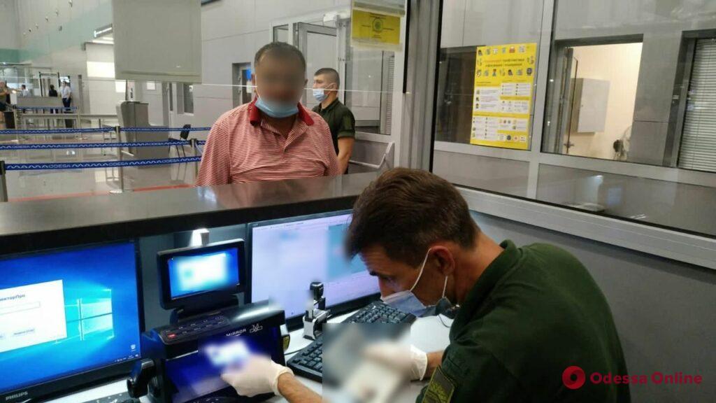 Купили документы: в Одессе и области пограничники задержали двух иностранцев с фальшивыми паспортами