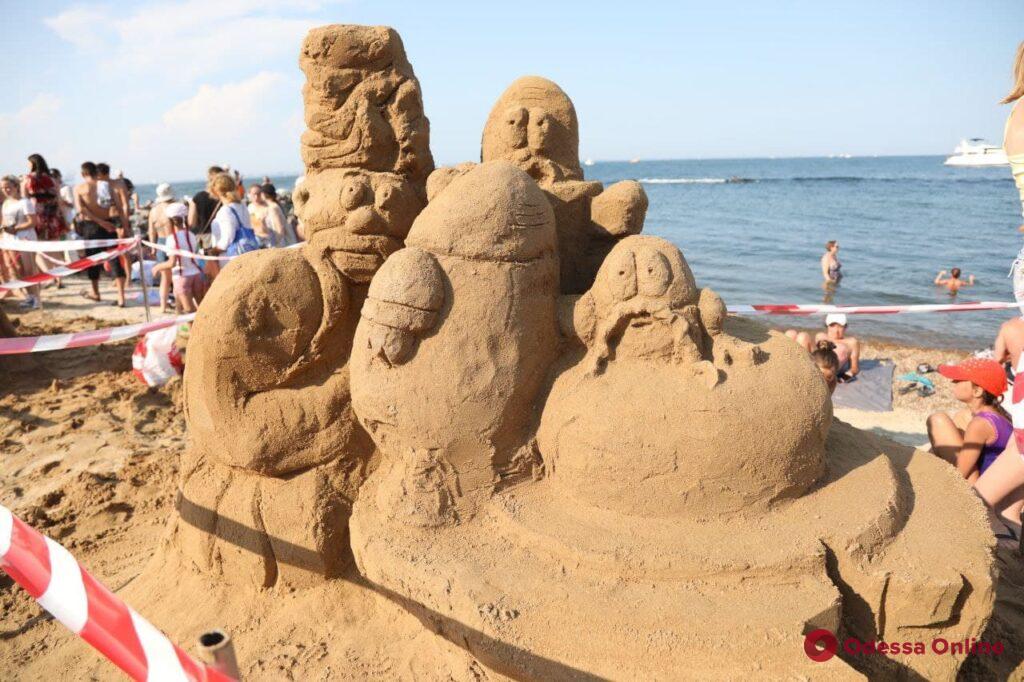 В Одессе прошел пятый фестиваль скульптур из песка Sand Fest (фото)