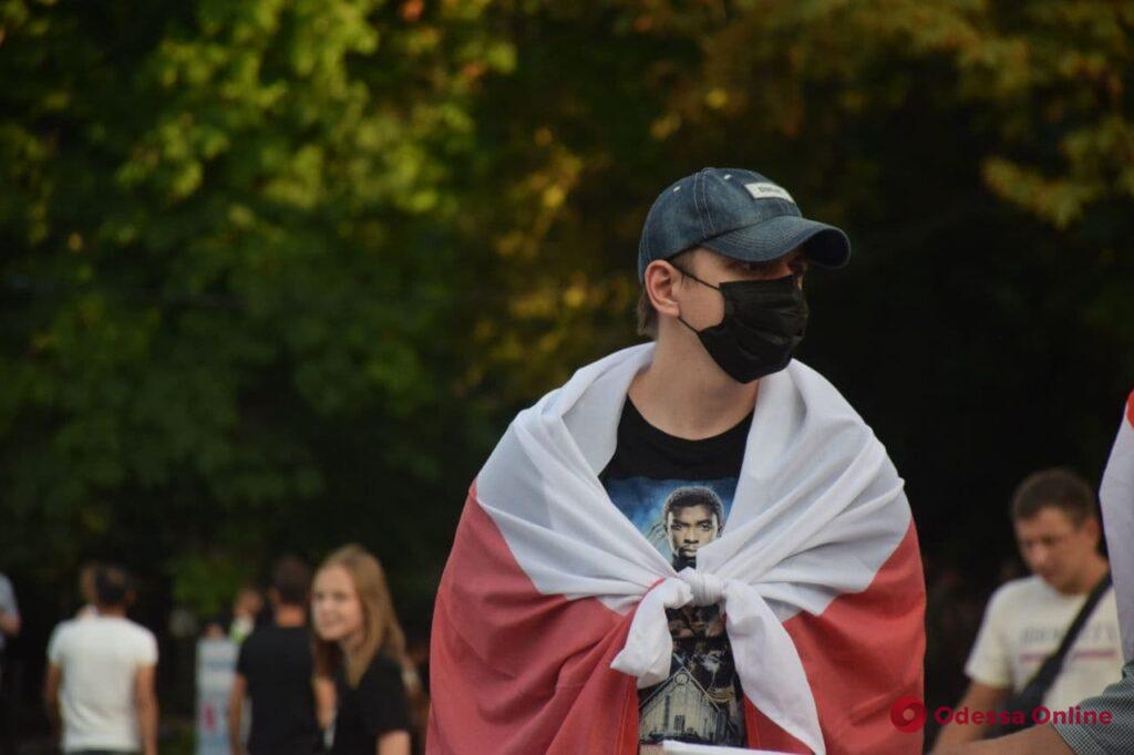 «Кто убивает белорусов?». На Приморском бульваре организовали акцию памяти активиста Шишова (фото, видео)