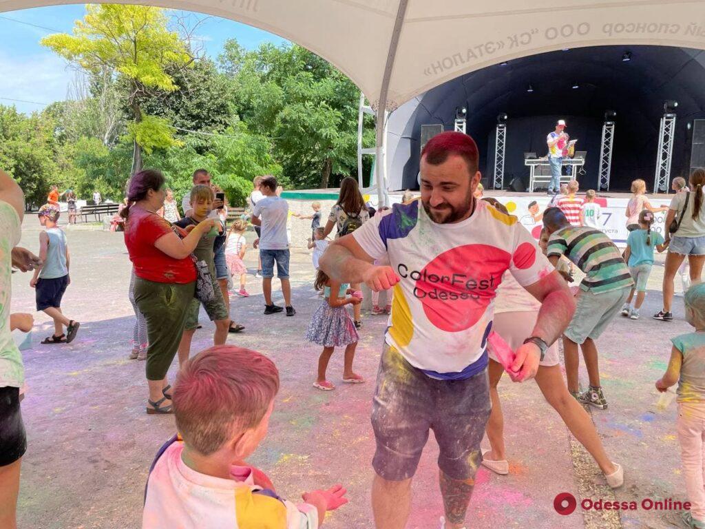 Праздник всех цветов радуги: в парке Шевченко состоялся зажигательный ColorFest-2021 (фото, видео)