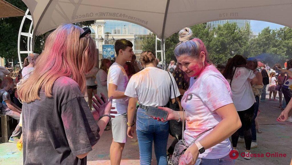 Праздник всех цветов радуги: в парке Шевченко состоялся зажигательный ColorFest-2021 (фото, видео)