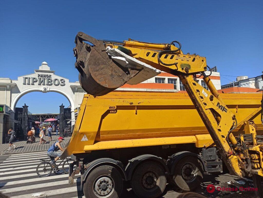 На Екатерининской в районе «Привоза» готовятся сносить торговые павильоны (фото, видео, обновлено)