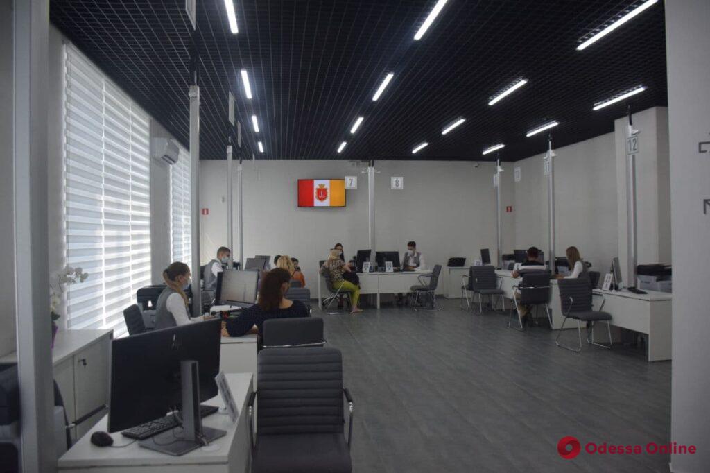 Комфортные условия и отсутствие очередей: на Дальницкой открыли новый центр админуслуг (фото)