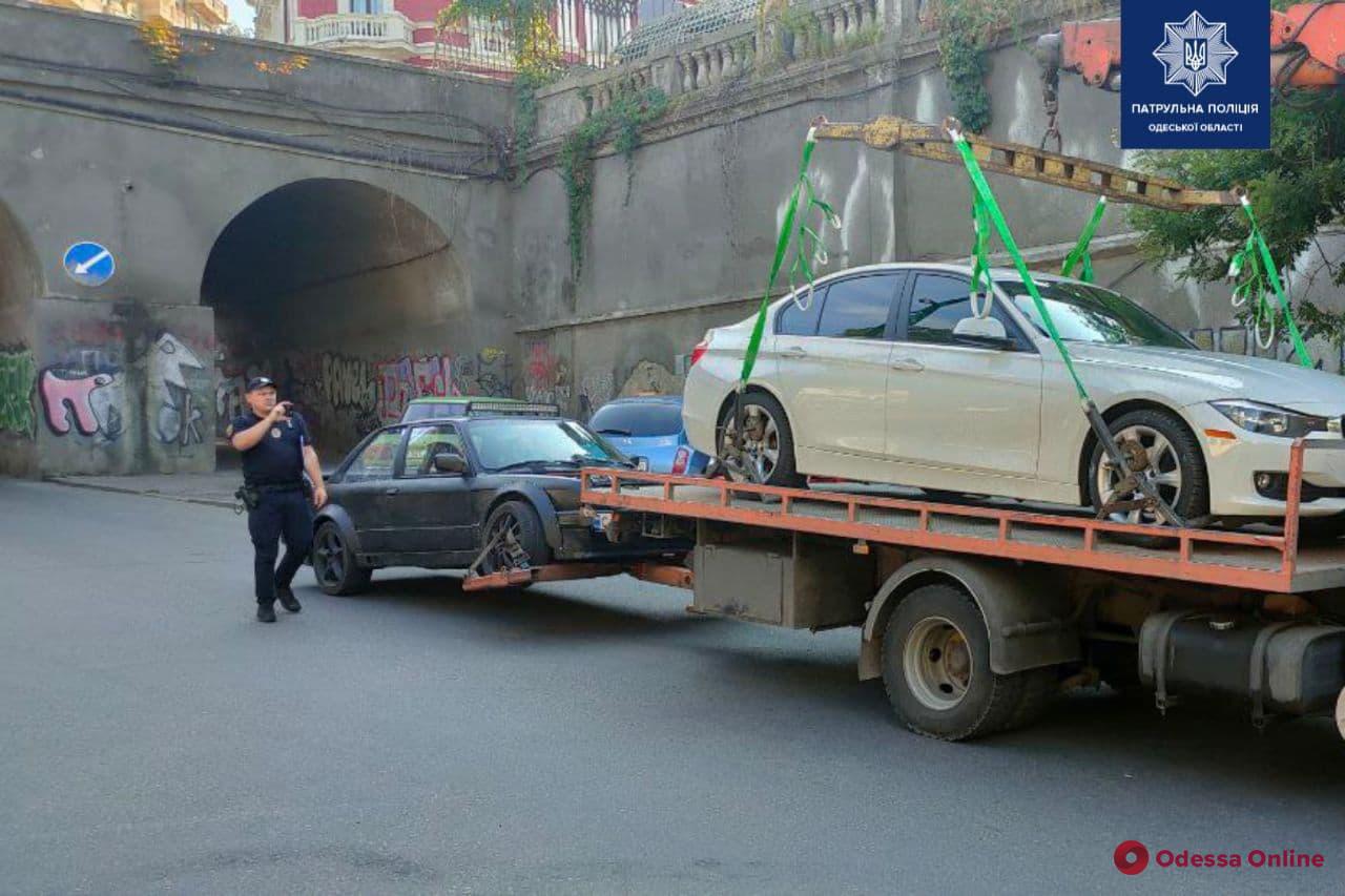 Дрифтовал на Приморской: одесские патрульные привлекли к ответственности «шумахера» на BMW