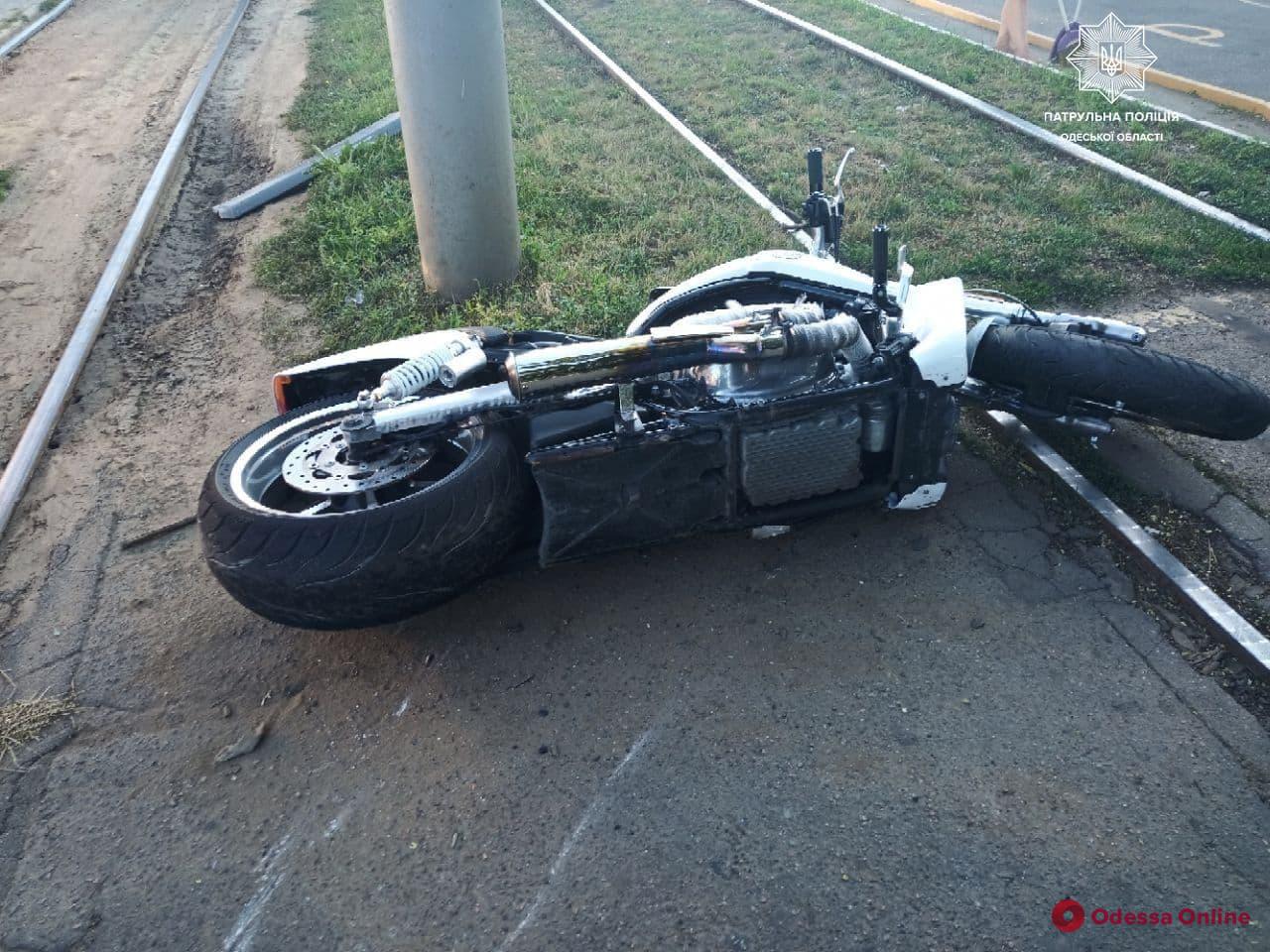 В районе площади Толбухина столкнулись Hyundai и Harley Davidson — мотоциклист в больнице