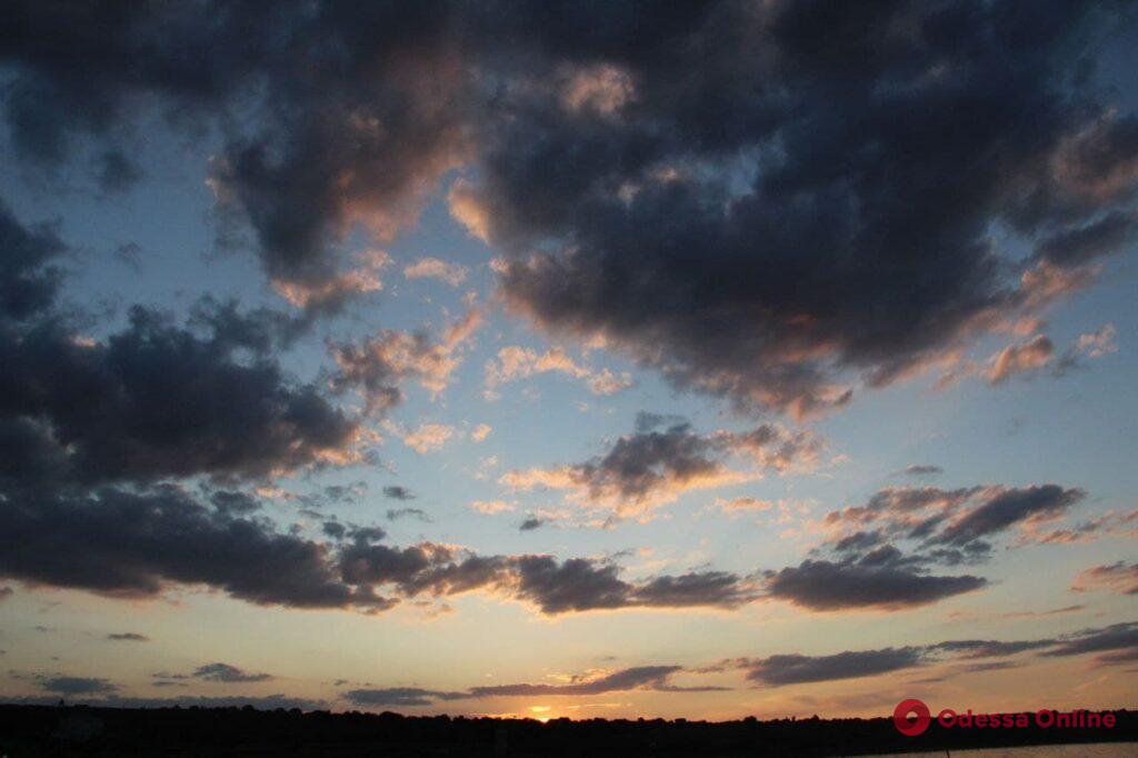 Лето, прощай! Красивейший августовский закат на Куяльнике (фоторепортаж)