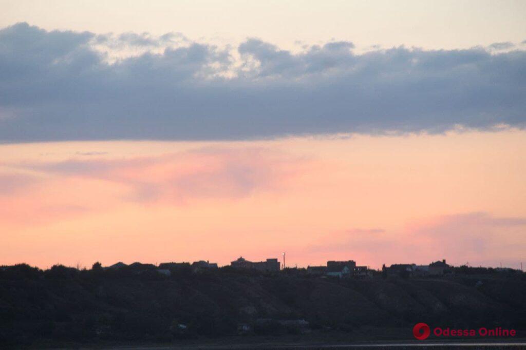 Лето, прощай! Красивейший августовский закат на Куяльнике (фоторепортаж)