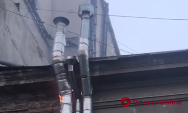 На Ланжероновской тушили пожар (видео)