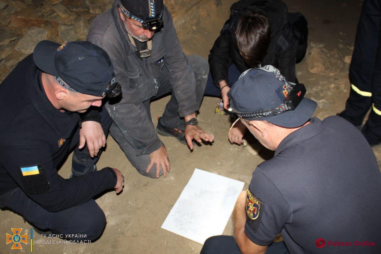 В катакомбах под Одессой искали мужчину с ребенком: спасатели провели учения