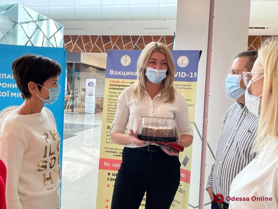 В Одессе сделали уже 300 тысяч прививок от COVID-19