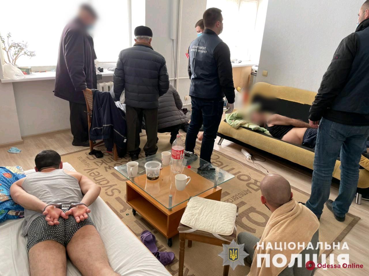 В Одессе будут судить вымогателей, которые похитили юношу и требовали за него миллион долларов (фото)