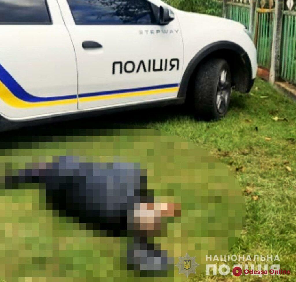 Стрелял в полицейских и угрожал гранатой: в Одесской области ликвидировали мужчину с обрезом (фото, видео, обновлено)
