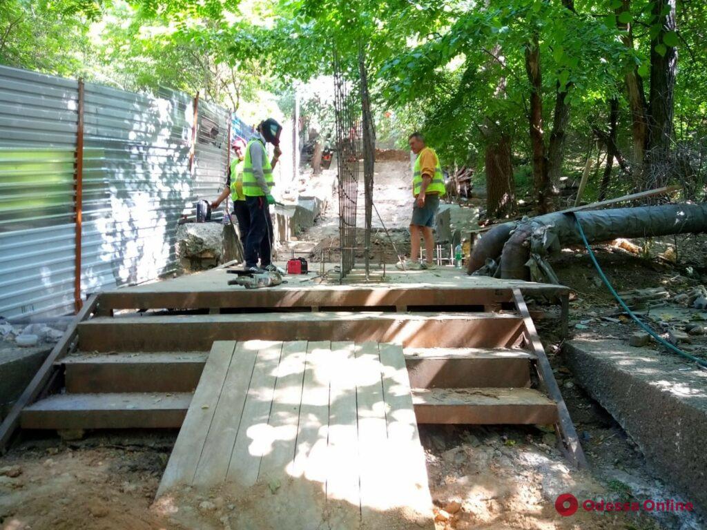 В Одессе начался капитальный ремонт Курсантской лестницы (фото)