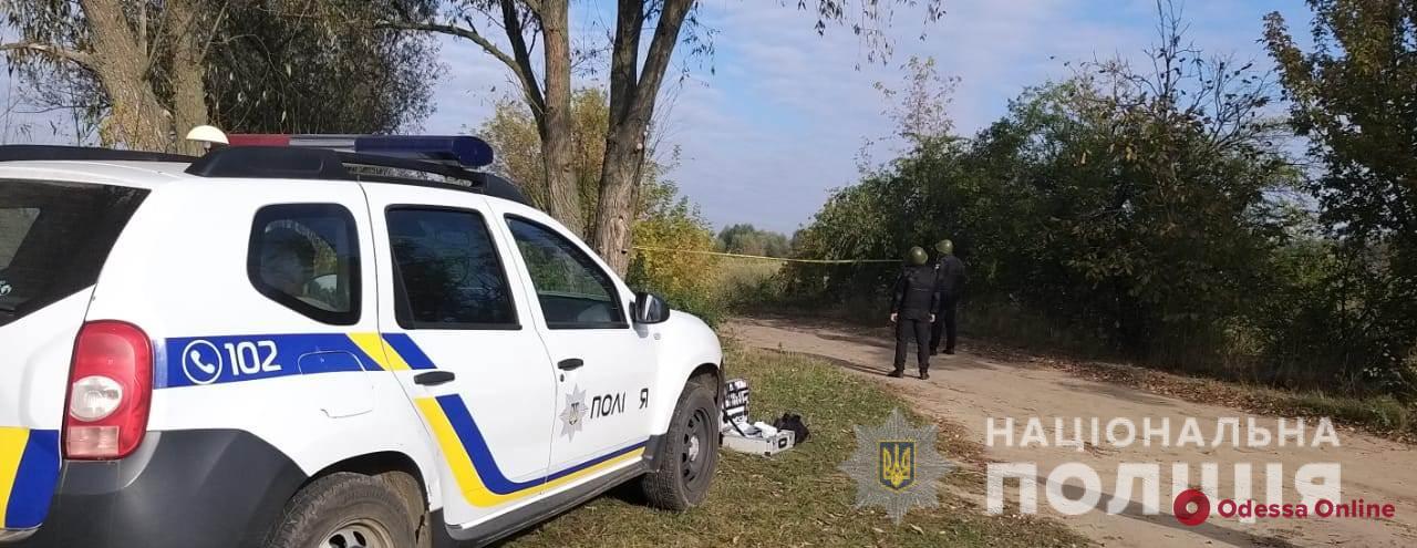 Стрелял в полицейских и угрожал гранатой: в Одесской области ликвидировали мужчину с обрезом (фото, видео, обновлено)