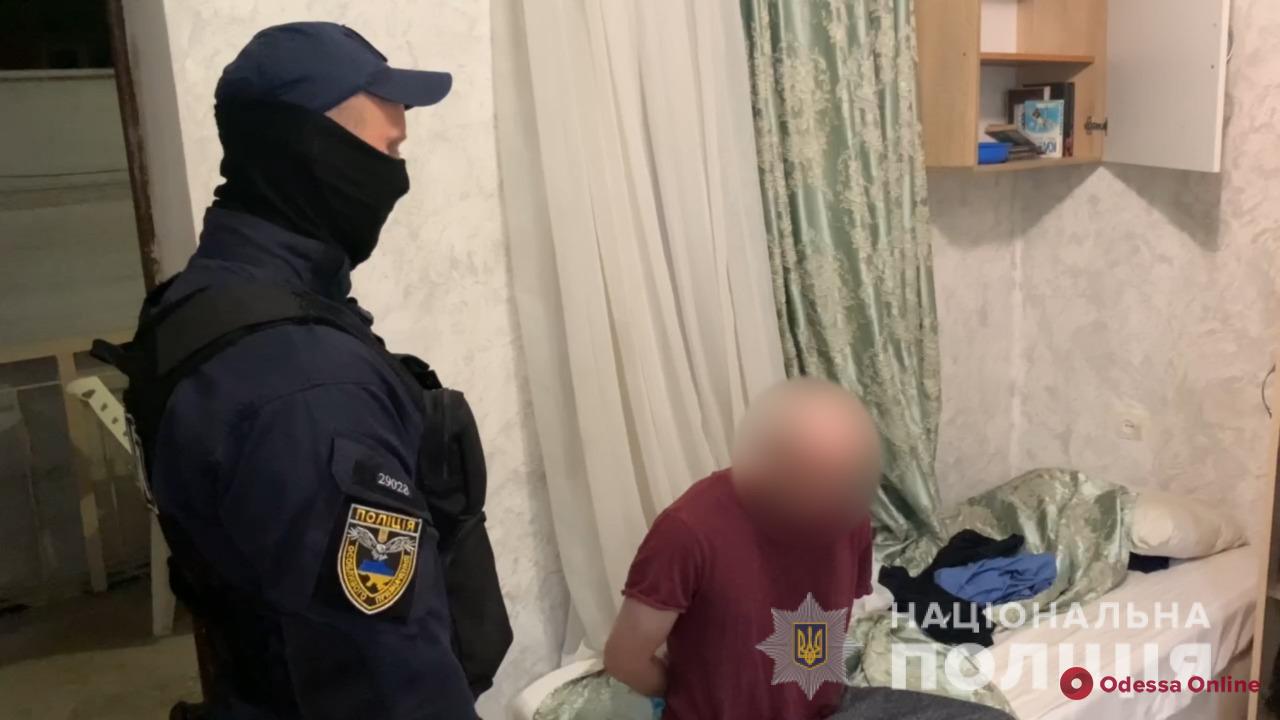 Упала в кафе. Познакомлюсь с парнем в одессе. Жил в одессе парень. Максим деордица. Подвесной ресторан упал.