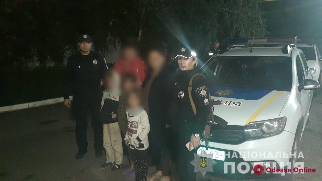 В Одесской области полицейские разыскали трех детей, которых «потеряли» их матери, пока пьянствовали