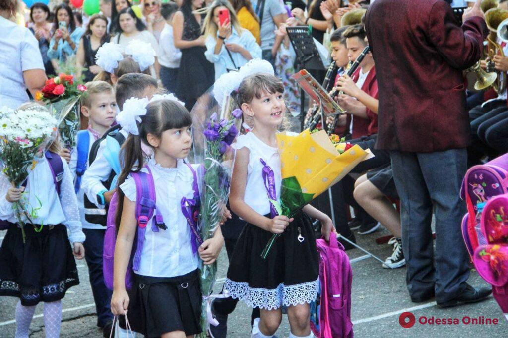 И снова 1 сентября: в одесских школах прозвенел первый звонок (фоторепортаж)