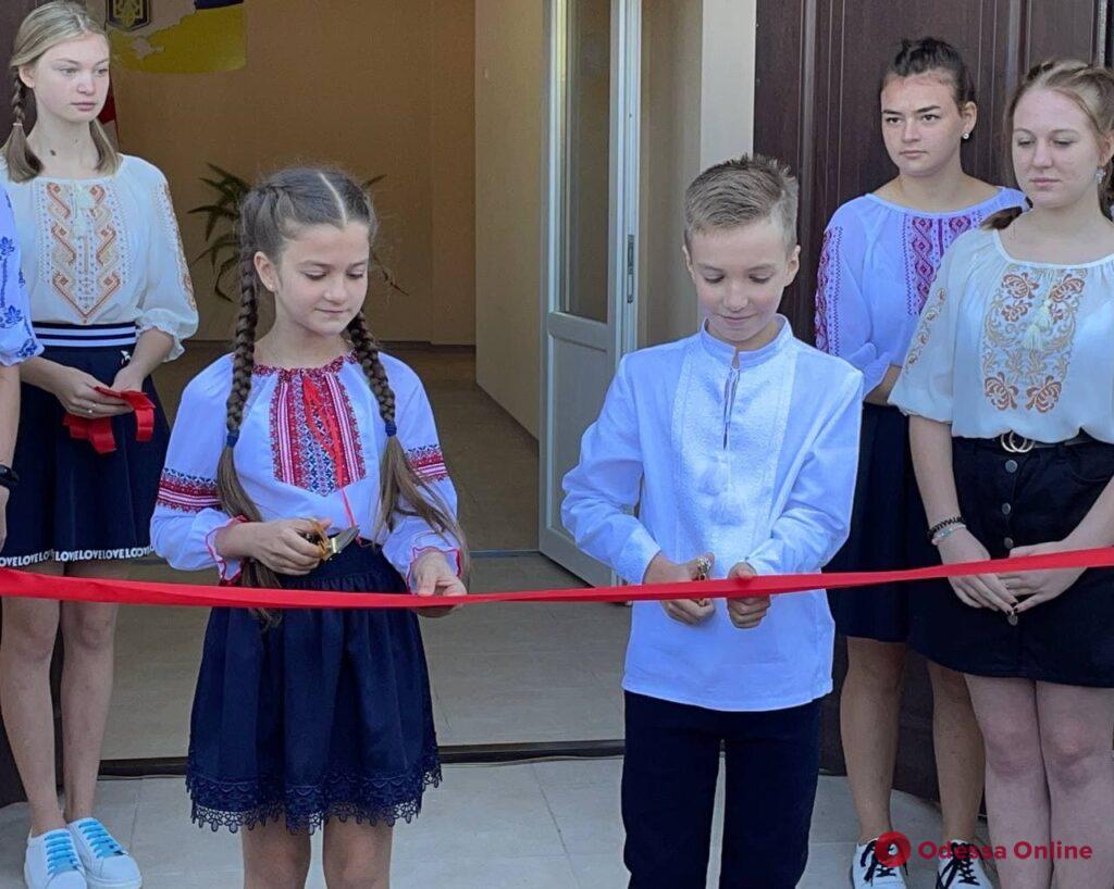 В Одессе после капремонта торжественно открыли школу (фото)