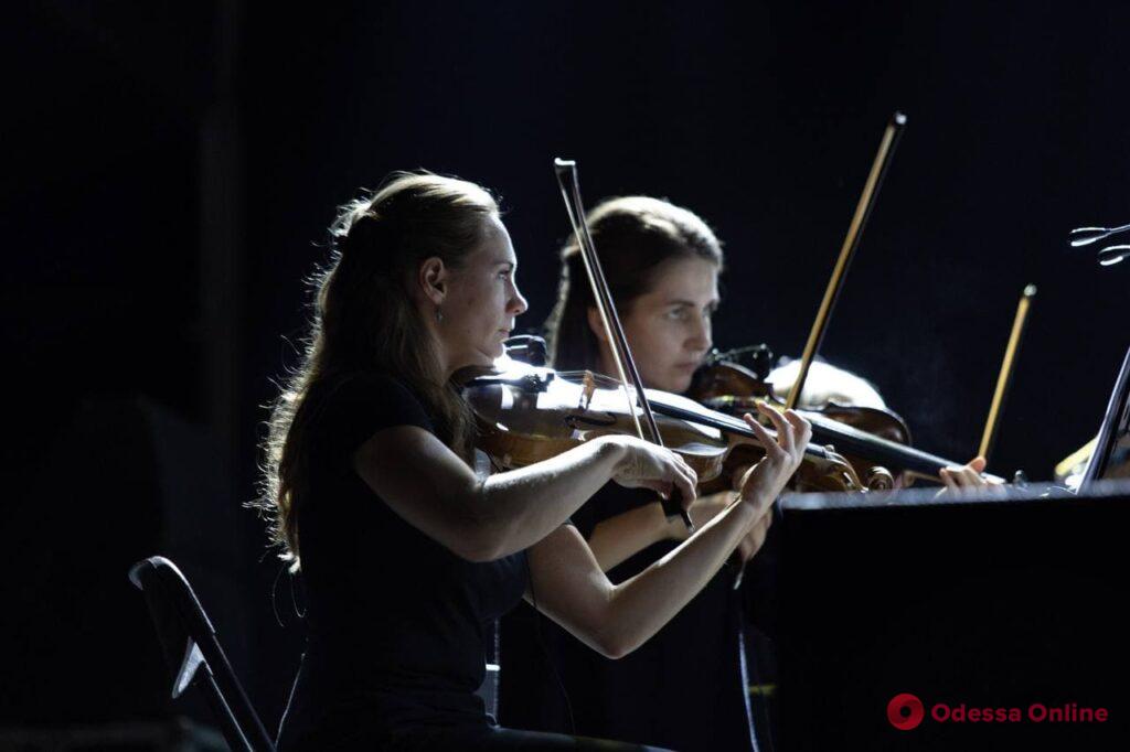 В Летнем театре открылся седьмой международный фестиваль «Золотые скрипки Одессы»
