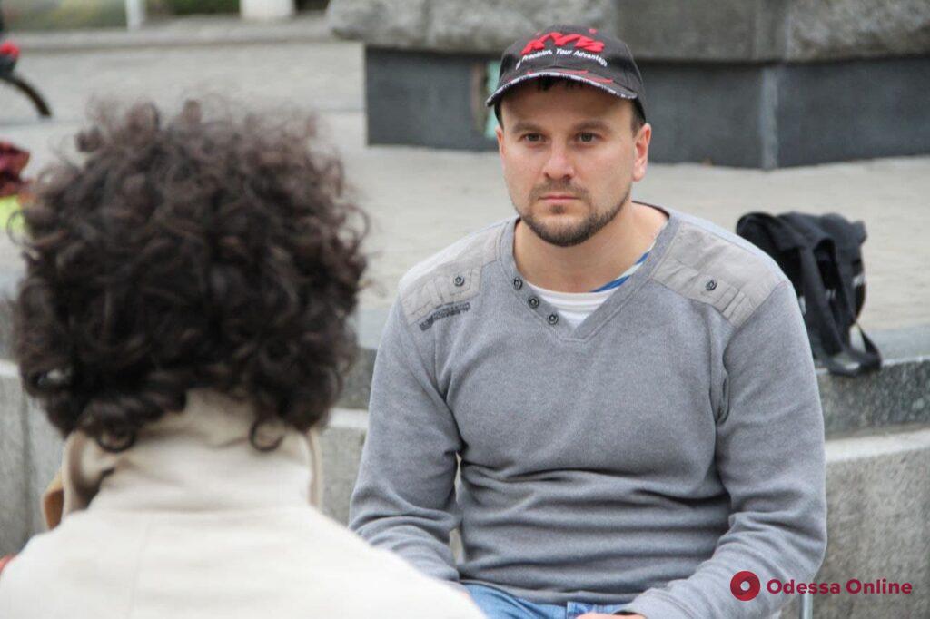 «Гляделки»: в парке Шевченко отметили день зрительного контакта (фото)