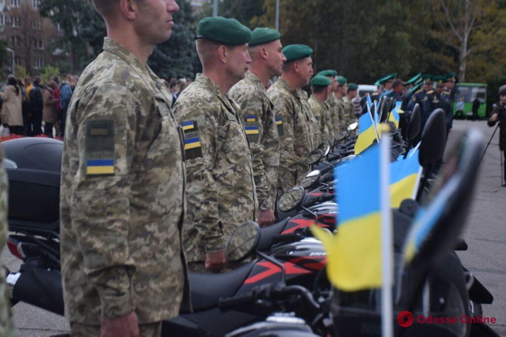 В Одессе пограничники получили новые мотоциклы и автомобили (фото, видео)