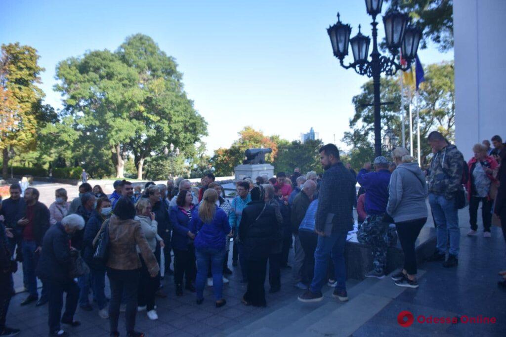 «Вешают» несуществующие долги: на Думской площади прошел митинг против деятельности «Одессагаз» (фото, видео)