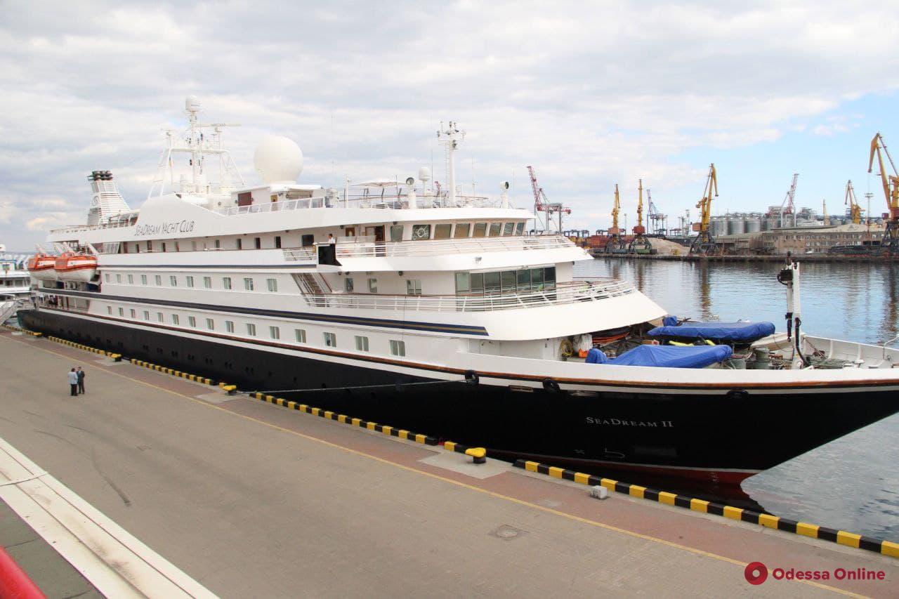 В Одессу зашел первый после начала пандемии круизный лайнер