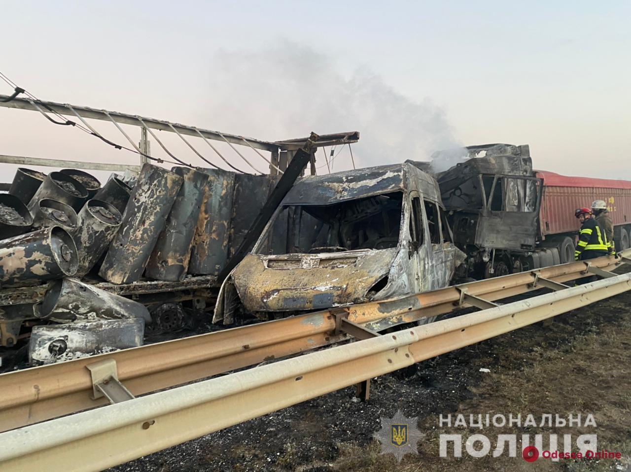 Трое погибших и двенадцать пострадавших в ДТП на трассе Одесса-Киев: задержан водитель автопоезда