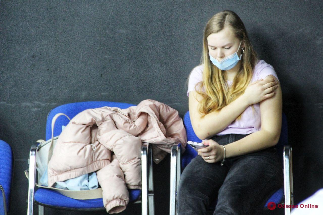 Очереди и спрос на Pfizer: как в Одессе проходит массовая вакцинация