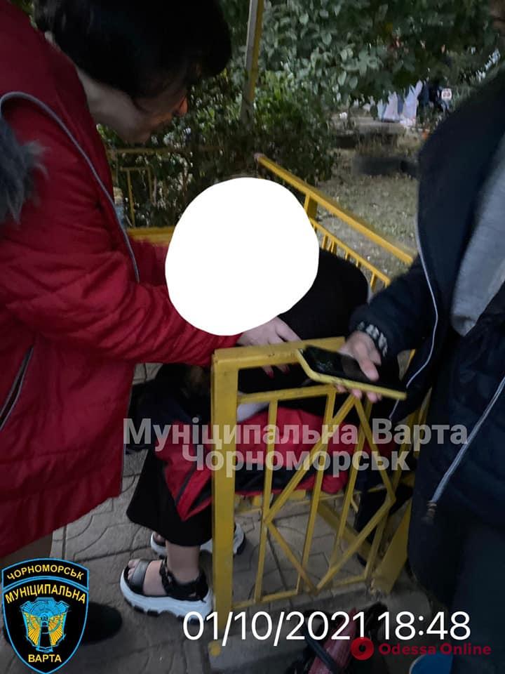 В Черноморске муниципальная стража спасла пьяную девочку