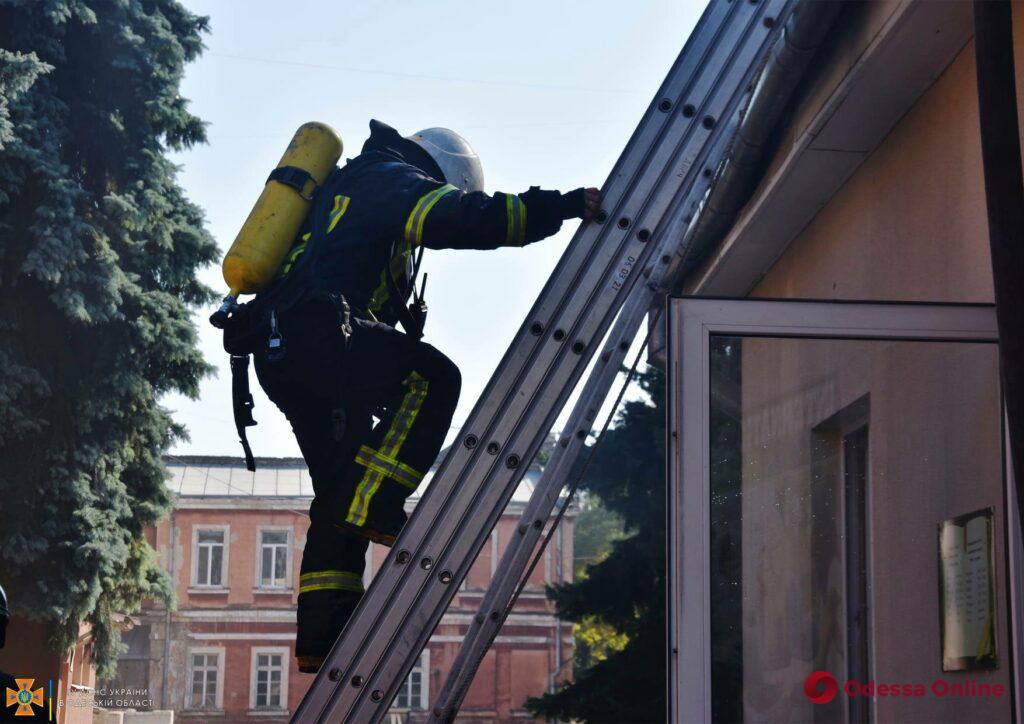 В приемной комиссии Одесского педагогического университета тушили пожар