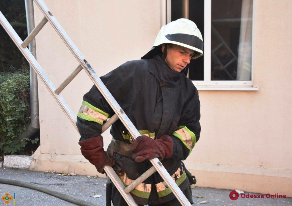 В приемной комиссии Одесского педагогического университета тушили пожар