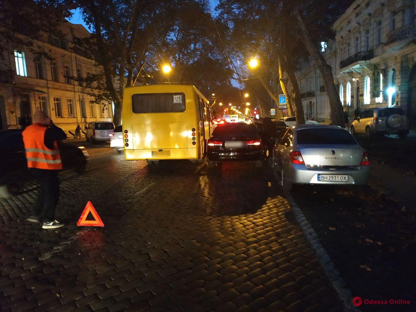 На Пушкинской из-за ДТП не ходят троллейбусы